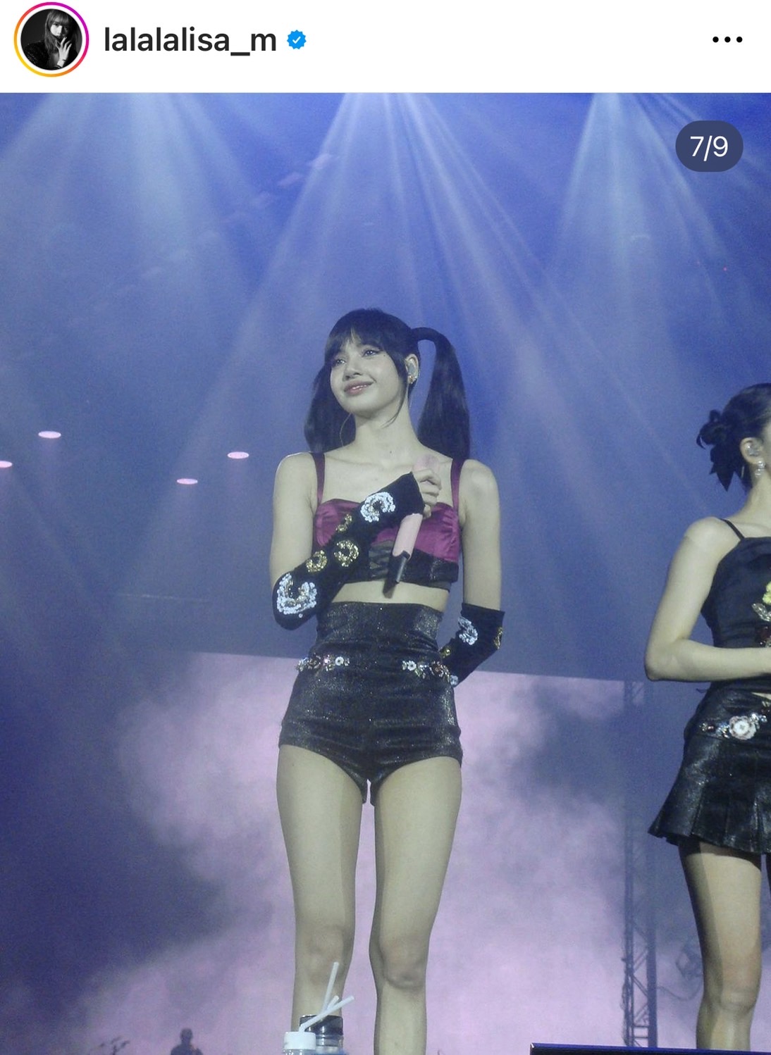 ลิซ่า ลลิษา โพสต์ข้อความถึงบลิ๊งค์ไทย  หนูดีใจและตื่นเต้นมากที่ได้เจอกัน