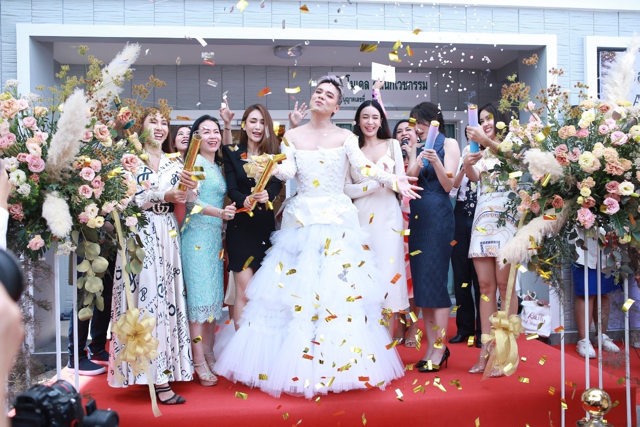 มาแล้วแม่ เปิดตัวสุดปัง! เอ ศุภชัย ดาราน้องใหม่ อยากเป็นเจ้าสาว?? มาแล้วแม่ เปิดตัวสุดปัง! เอ ศุภชัย ดาราน้องใหม่ อยากเป็นเจ้าสาว??