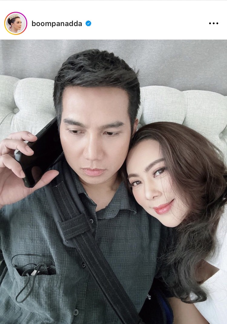 แฟนคลับอิจฉา บุ๋ม ปนัดดา โชว์หวานซบอกอ้อนสามี...