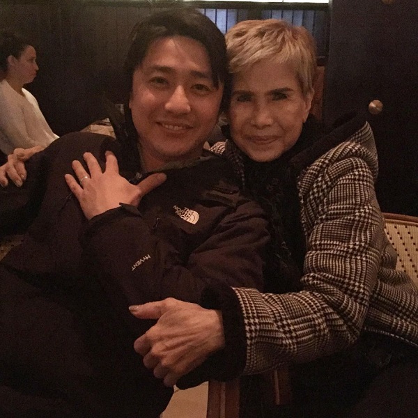 อั๋น ศราวุธ สูญเสียคุณแม่ เจนนี่ โพสต์เศร้า ไม่คิดว่าจะเป็นกอดสุดท้าย (มีคลิป) อั๋น ศราวุธ สูญเสียคุณแม่ เจนนี่ โพสต์เศร้า ไม่คิดว่าจะเป็นกอดสุดท้าย (มีคลิป)