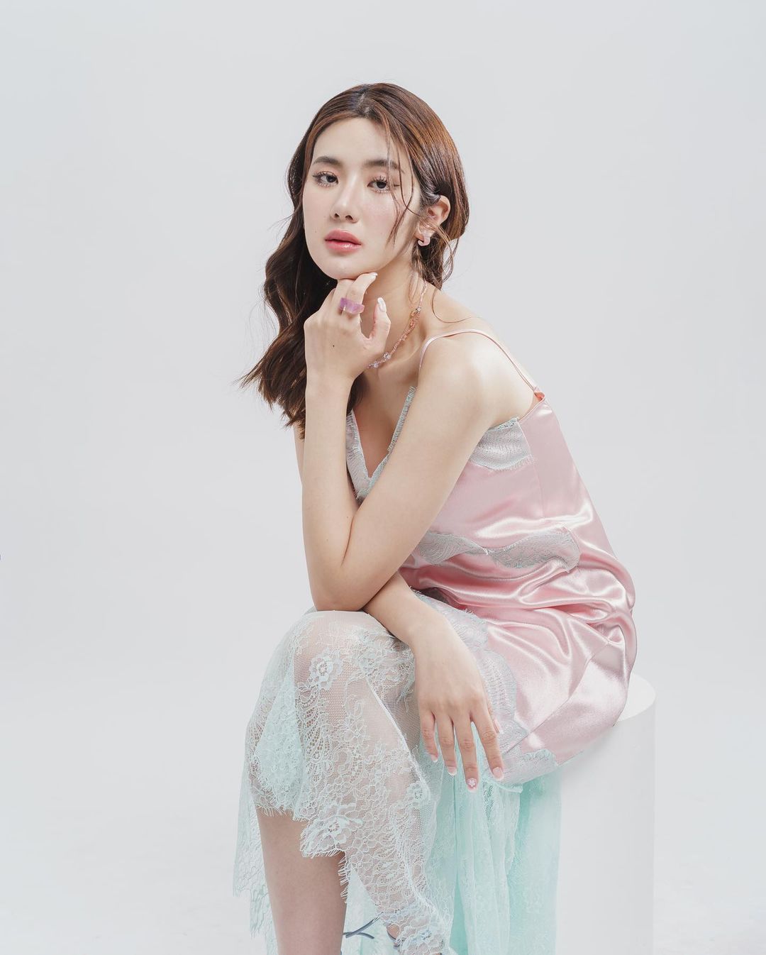 เหมือนเหตุการณ์รุมบูลลี่กลับมาอีกครั้ง นุ่น สุทธิภา หลั่งน้ำตาเปิดใจครั้งแรก ปมดราม่าเล่นเกินเลยกับ นิกกี้ ณฉัตร 