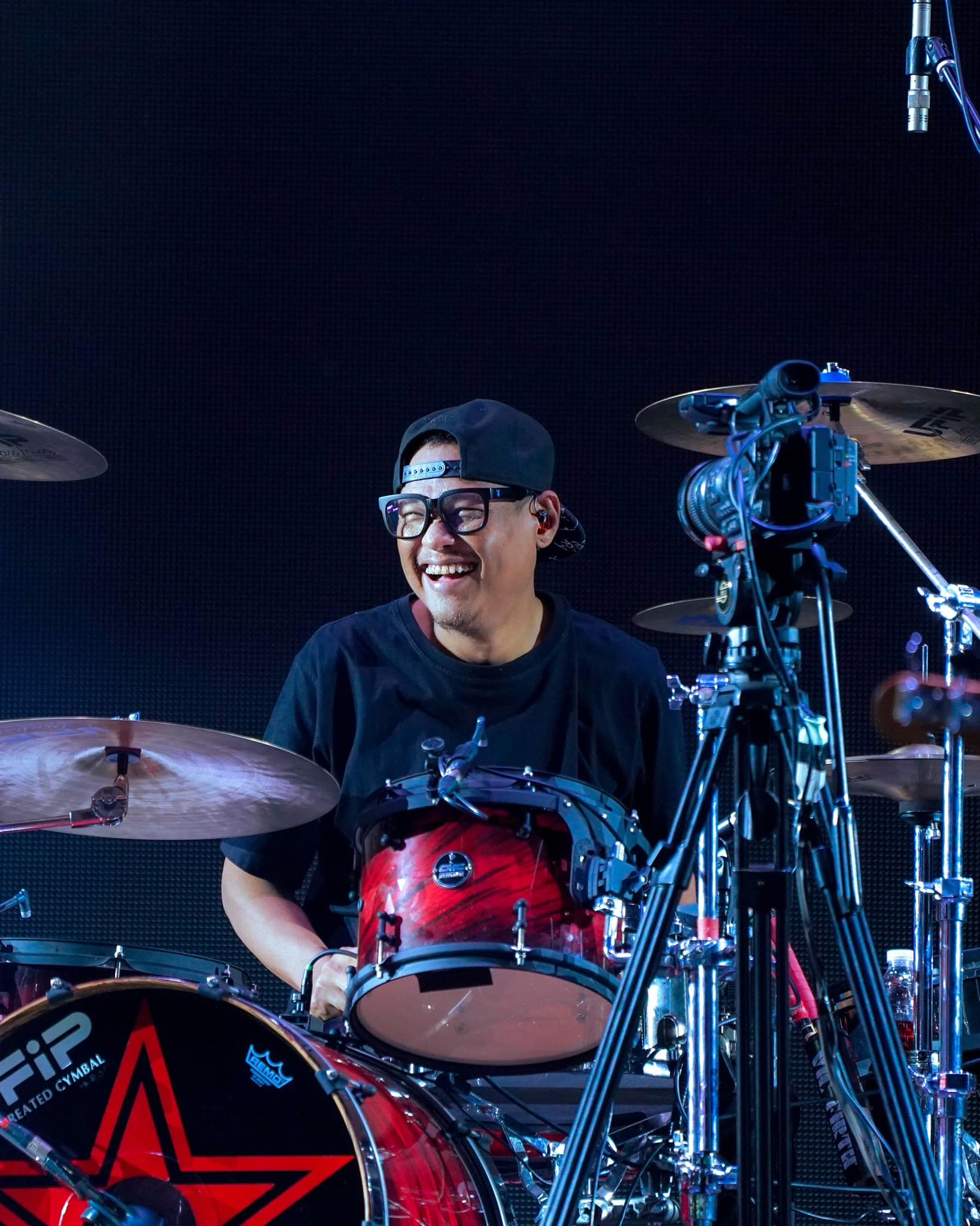 ยักษ์ มือกลองวงแคลช ออกมาเคลื่อนไหว ยืนยันไม่มีการประกาศยุบวง!