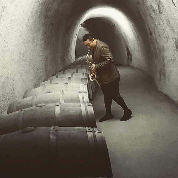 “โก้ มิสเตอร์ แซกแมน” ตัดใจขายแซกโซโฟนตัวโปรดเพื่อความอยู่รอด (มีคลิป) “โก้ มิสเตอร์ แซกแมน” ตัดใจขายแซกโซโฟนตัวโปรดเพื่อความอยู่รอด (มีคลิป)