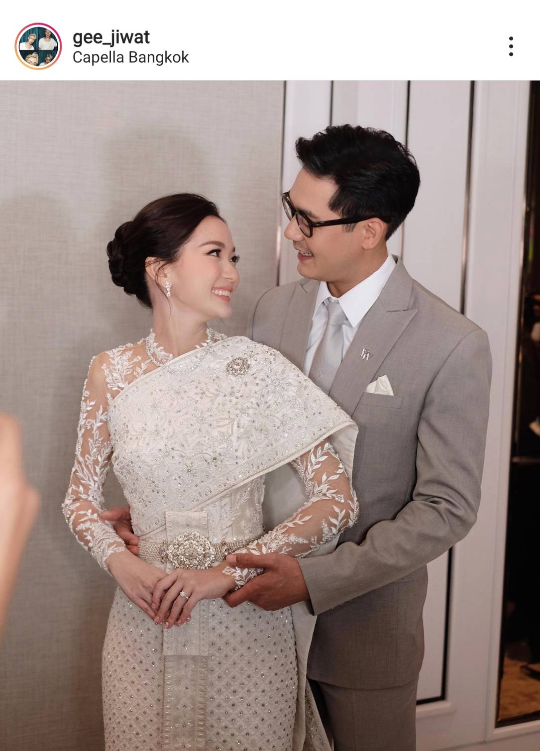 เปิดภาพ เวียร์-วิกกี้ จูงมือเข้าพิธีแต่งงาน บรรยากาศสุดอบอุ่น