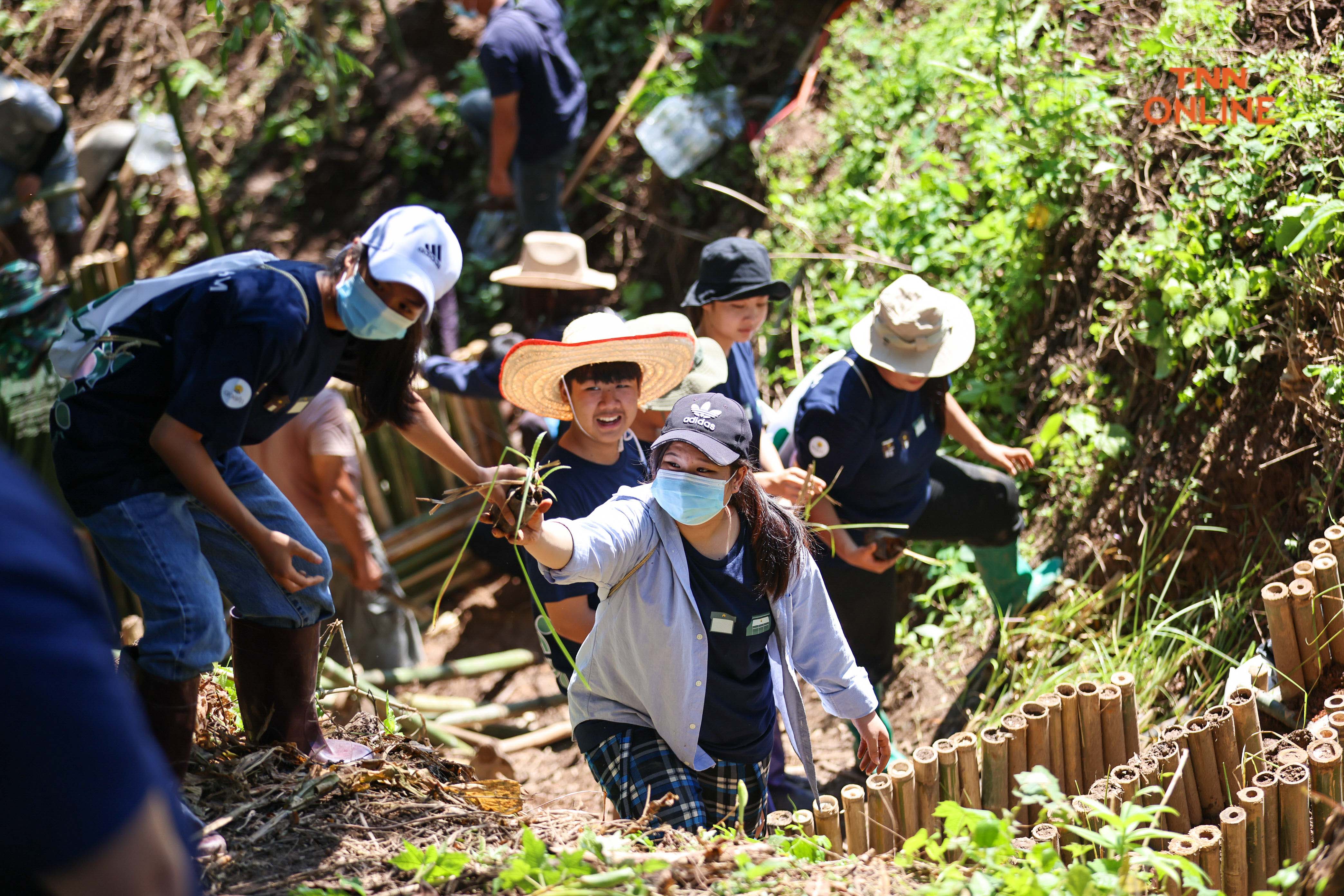 “ดอยคำ” นำเยาวชน ร่วมทำฝายชะลอน้ำช่วยชุมชน “ดอยคำ” นำเยาวชน ร่วมทำฝายชะลอน้ำช่วยชุมชน