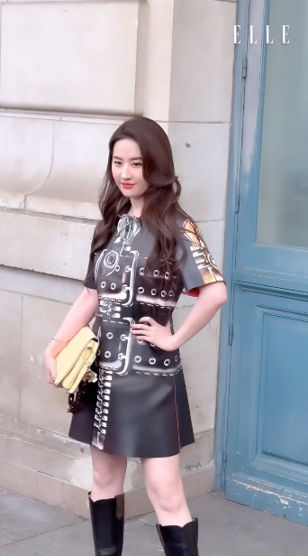 รวมตัวแม่!! 'ญาญ่า-เซนดาย่า-ฮเยอิน NewJeans' นำทัพสตาร์โลกชมโชว์ LV ที่ปารีส