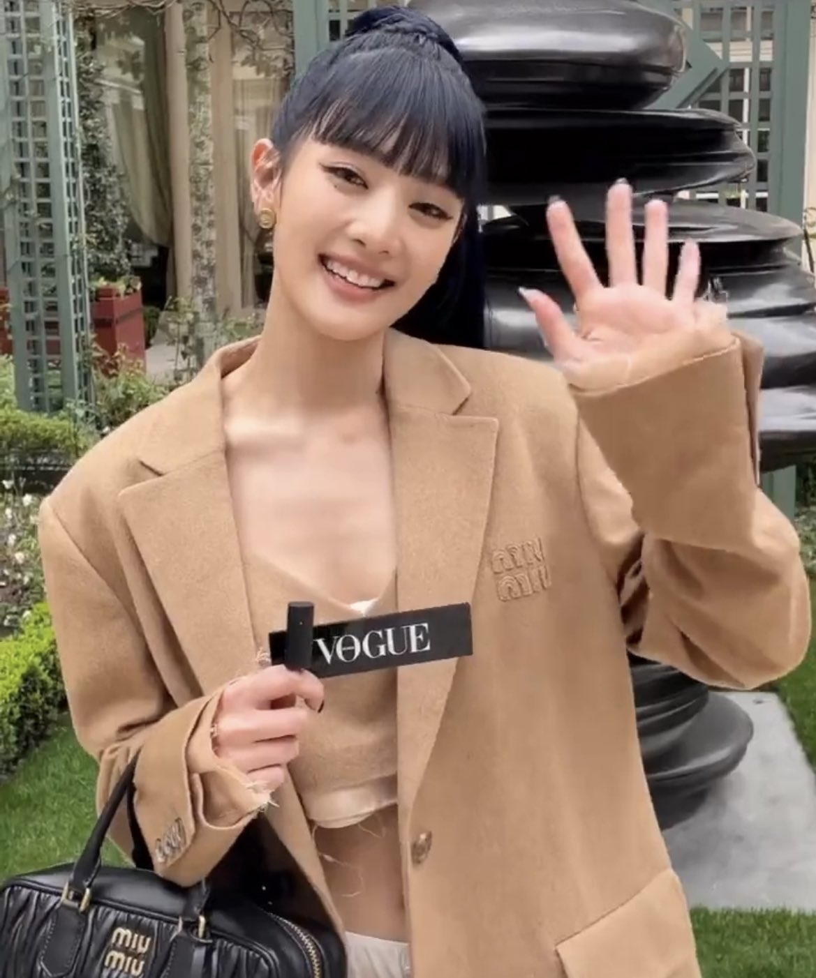 'มินนี่-ต้าเหนิง'!! สวยจึ้งนั่งฟรอนต์โรว์ชมแฟชั่นโชว์ Miu Miu ที่ปารีส