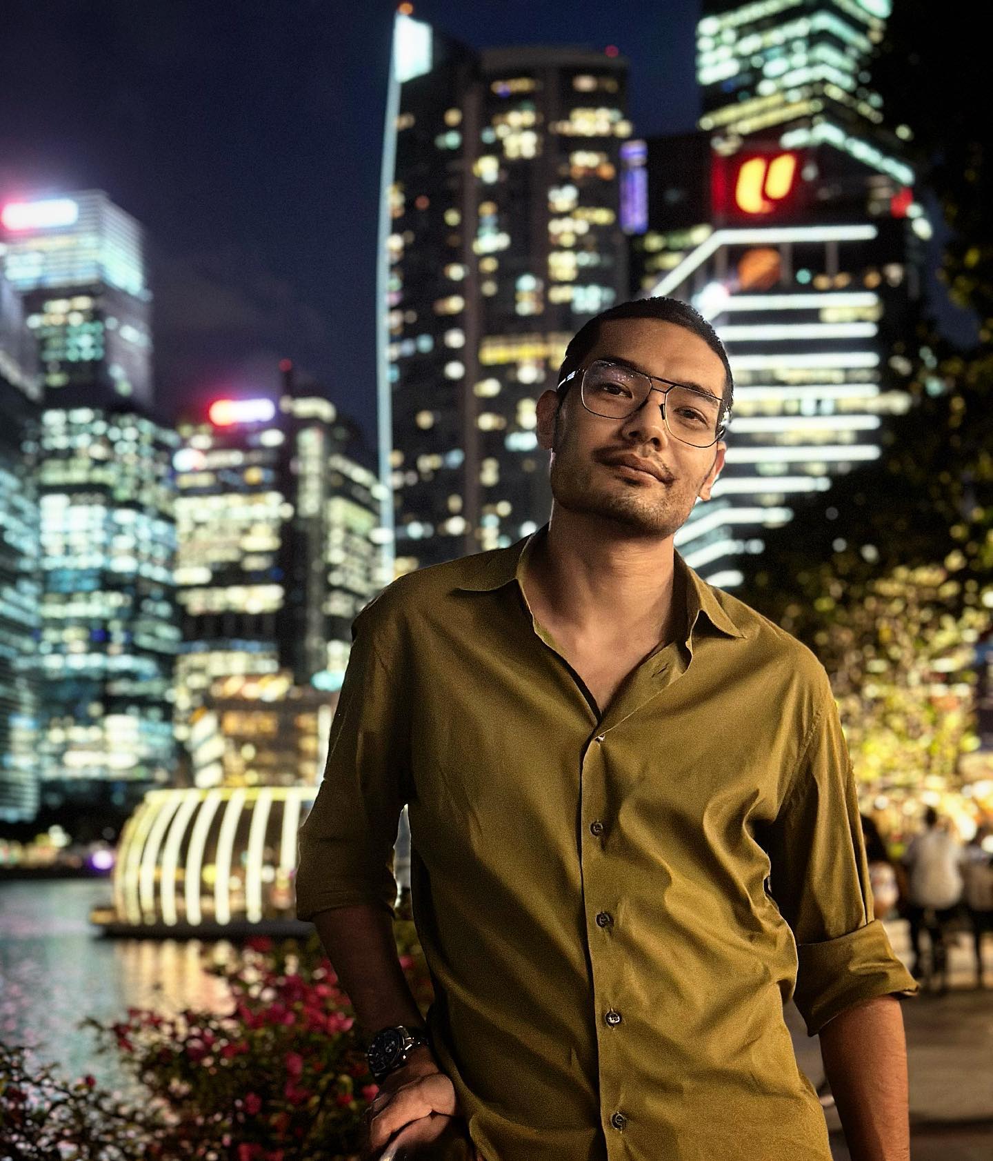 คุณชายอดัม โพสต์เตือน หลังมีคนแอบอ้างชื่อ ท่านมุ้ย ข่มขู่คุกคาม คุณชายอดัม โพสต์เตือน หลังมีคนแอบอ้างชื่อ ท่านมุ้ย ข่มขู่คุกคาม