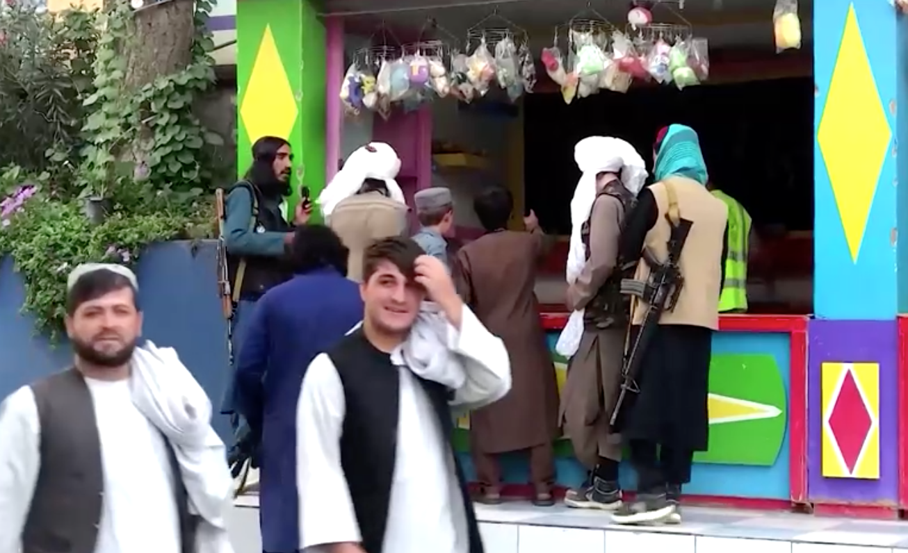 ตาลีบันเที่ยวสวนสนุกเสริมภาพลักษณ์ไม่โหดร้ายรุนแรง ตาลีบันเที่ยวสวนสนุกเสริมภาพลักษณ์ไม่โหดร้ายรุนแรง