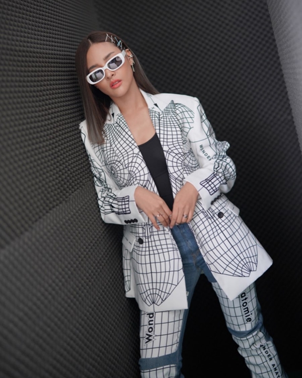 ปุ๊กลุก ฝนทิพย์ ลื่นล้มอย่างแรง คอเคล็ดหนัก จนต้องทำกายภาพ ปุ๊กลุก ฝนทิพย์ ลื่นล้มอย่างแรง คอเคล็ดหนัก จนต้องทำกายภาพ