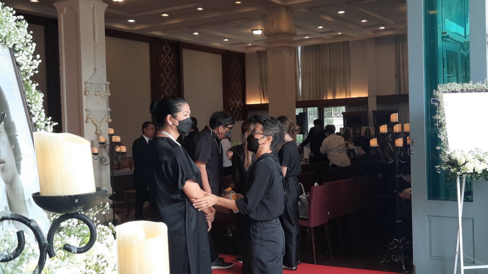 เผยภาพบรรยากาศพิธีรดน้ำศพ หม่อมหลวงพันธุ์เทวนพ เทวกุล เผยภาพบรรยากาศพิธีรดน้ำศพ หม่อมหลวงพันธุ์เทวนพ เทวกุล