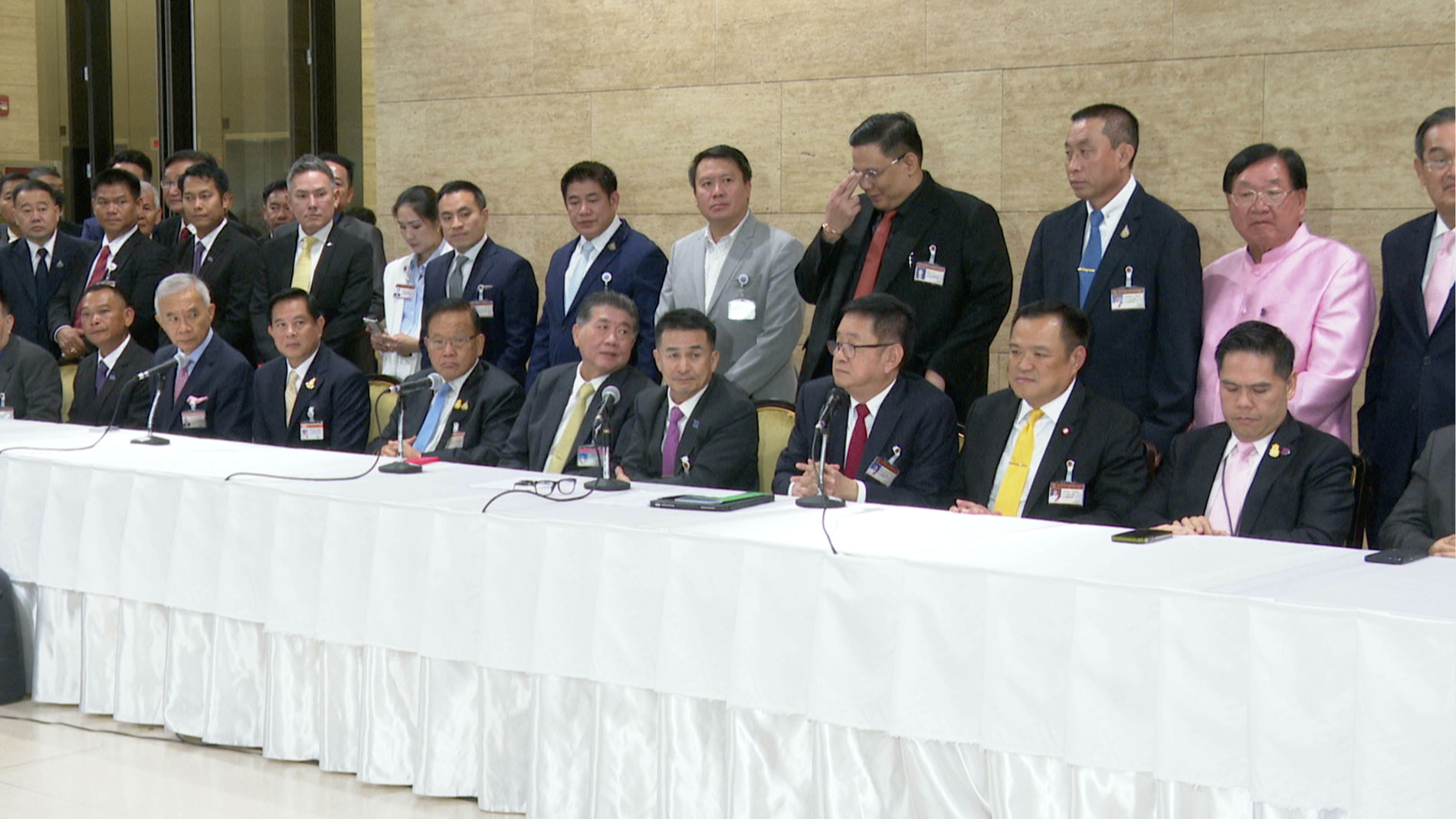 ย้อนไทม์ไลน์การเมืองไทย กว่าจะได้ “ครม.เศรษฐา 1” ย้อนไทม์ไลน์การเมืองไทย กว่าจะได้ “ครม.เศรษฐา 1”