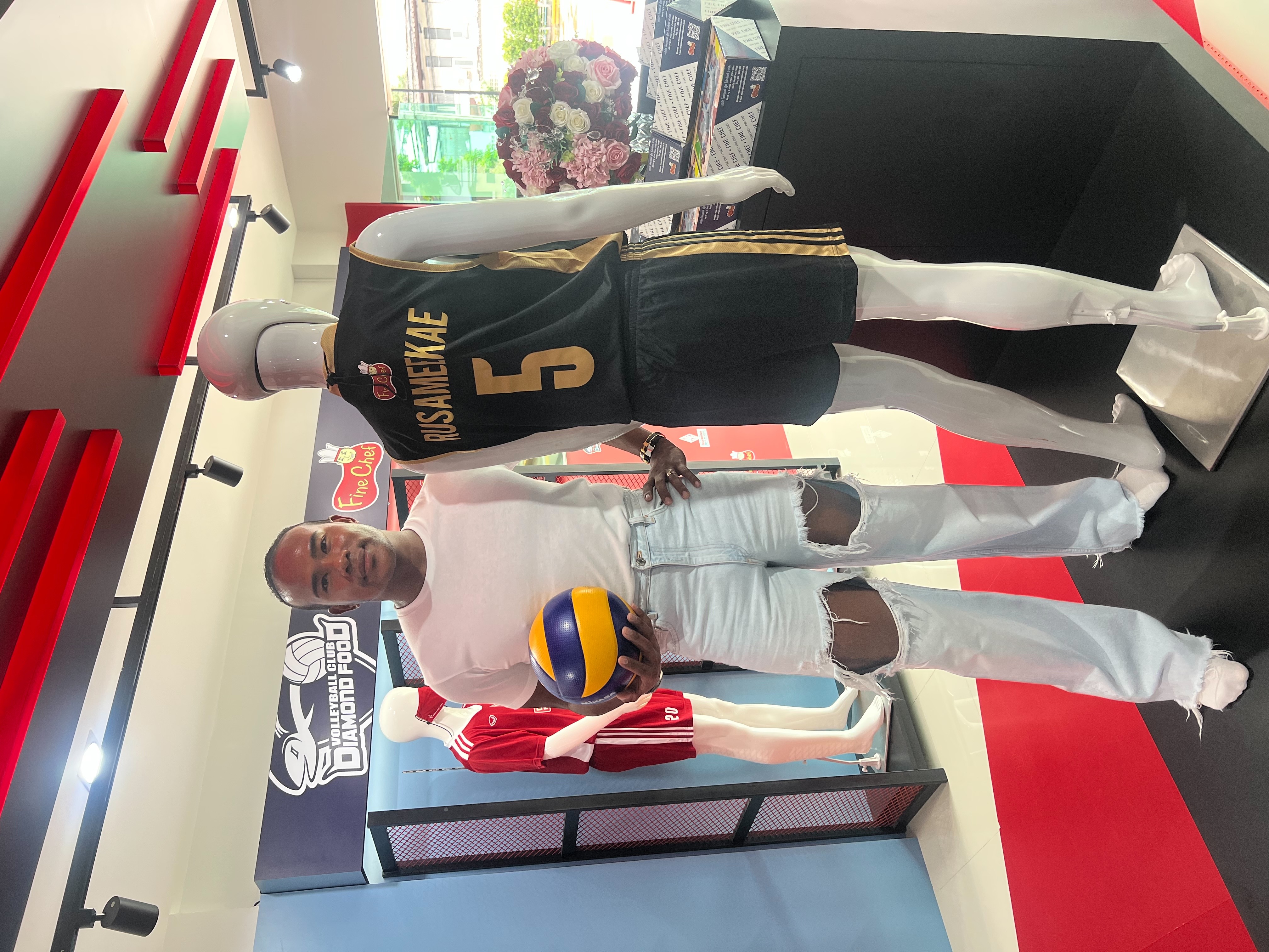 “รัศมีแข” เซ็นต์สัญญาเป็นนักวอลเลย์บอลอาชีพ!! “รัศมีแข” เซ็นต์สัญญาเป็นนักวอลเลย์บอลอาชีพ!!