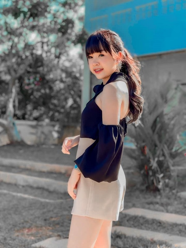 ชาวเน็ตฟาด “เจนนี่ รัชนก” อายุน้อยกว่า ทำไมปลงผมให้ “พระเอกชัย” ได้ (มีคลิป) ชาวเน็ตฟาด “เจนนี่ รัชนก” อายุน้อยกว่า ทำไมปลงผมให้ “พระเอกชัย” ได้ (มีคลิป)