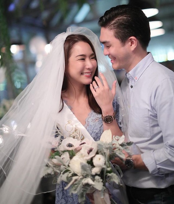 พรีเวดดิ้งสุดหวาน จั๊กจั่น อคัมย์สิริ และแฟนหนุ่ม เค วัฒนา 