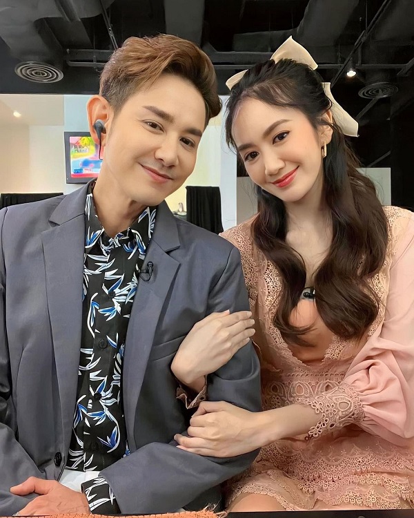 แป้ง ศรันฉัตร์ แฮปปี้หลังชิมรางงานพิธีกร (มีคลิป) แป้ง ศรันฉัตร์ แฮปปี้หลังชิมรางงานพิธีกร (มีคลิป)