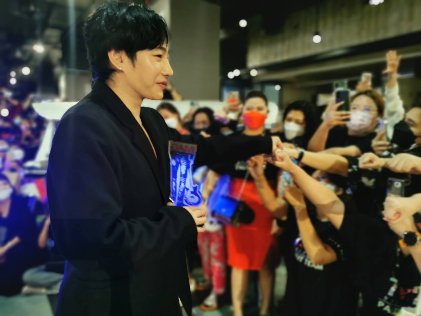 นุช ทำ เฮียเป๊ก น้ำตาคลอ!! หลังรวมตัวเซอร์ไพรส์กลางเวที Awards