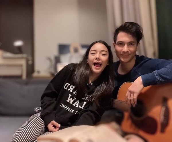 แต๊งค์ พงศกร จดทะเบียนสมรสกับแฟนสาว ส่วนงานแต่งขอให้พ้นช่วโควิดไปก่อน