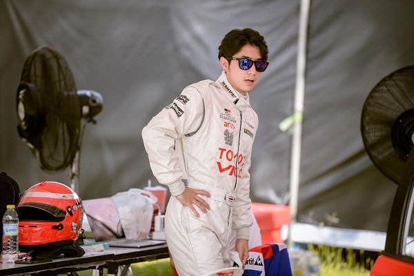 ปังปอนด์ อัครวุฒิ ตื่นเต้นใกล้ลงสนามแข่งรถกับ มารี (มีคลิป) ปังปอนด์ อัครวุฒิ ตื่นเต้นใกล้ลงสนามแข่งรถกับ มารี (มีคลิป)