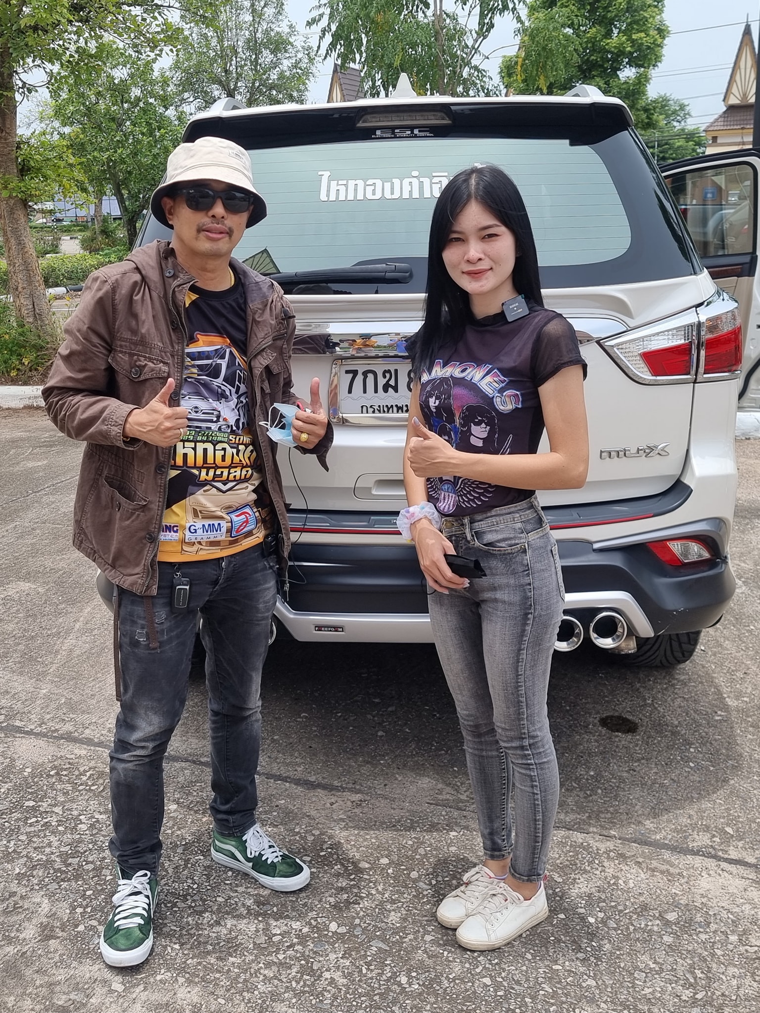 นายห้างประจักษ์ชัย ฟาดกลับ! ปมดราม่ามอบรถมือสอง ให้ เอ๋ มิรา ใช้งาน นายห้างประจักษ์ชัย ฟาดกลับ! ปมดราม่ามอบรถมือสอง ให้ เอ๋ มิรา ใช้งาน