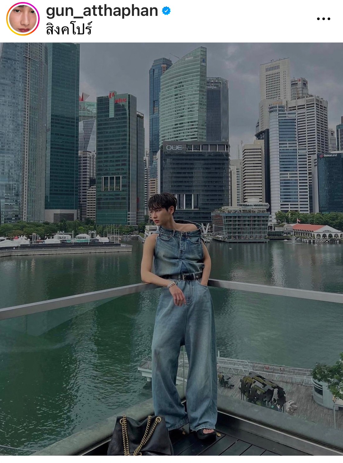 กัน อรรถพันธ์ กับแฟชั่นเสื้อยีนส์ไฟลุก! ทำแฟนๆ ฮือฮาหนักมาก 