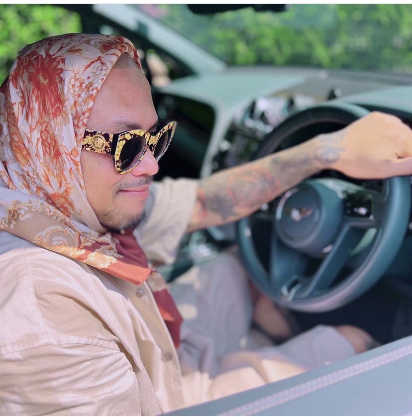 นอนรออยู่ดีๆ ตุ๊กกี้ เจอเซอร์ไพรส์จากผู้หญิงอื่นมาขึ้นรถ นอนรออยู่ดีๆ ตุ๊กกี้ เจอเซอร์ไพรส์จากผู้หญิงอื่นมาขึ้นรถ