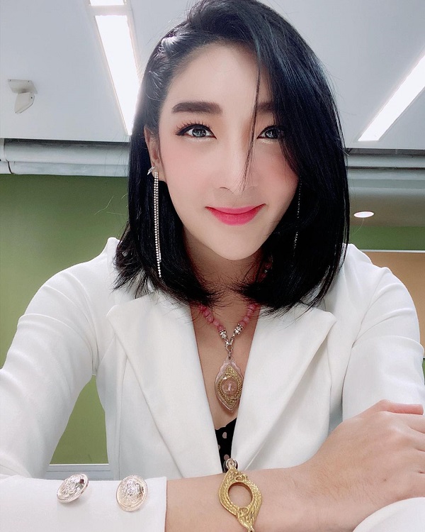 คนบันเทิงดวงดีส่งท้ายปีกับสลากกินแบ่งงวดสุดท้าย ปี2564 (มีคลิป)