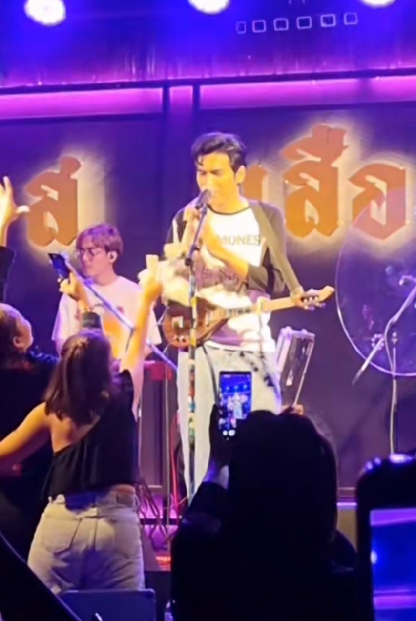 เจ้าของร้านเผย ลูกค้าอาจไม่มีเจตนาปาเงินใส่หน้า โจอี้ ภูวศิษฐ์