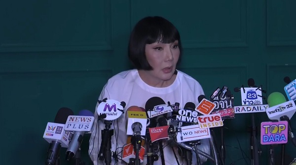 ม้า อรนภา ตั้งโต๊ะแถลงเปิดใจ เผยสาเหตุตบหน้ารุ่นน้องกลางห้างดังเกาหลี (มีคลิป)