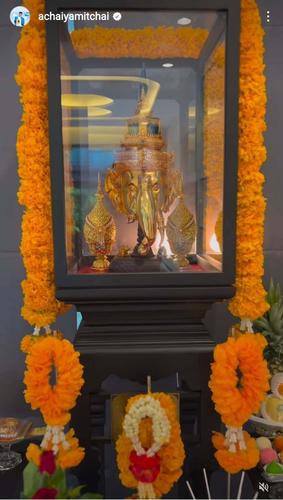 คนบันเทิงสายมู ไหว้ขอพรในวันคเณศจตุรถี คนบันเทิงสายมู ไหว้ขอพรในวันคเณศจตุรถี