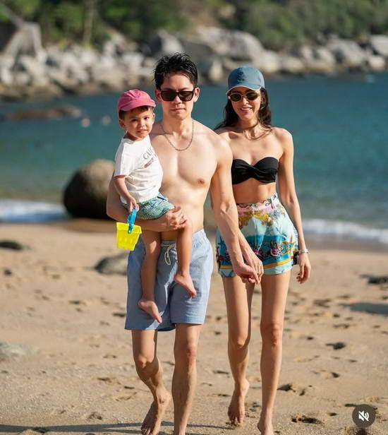 ชาวเน็ตแห่ชม ศรีริต้า-กรณ์ สอนลูกดีมาก น้องกวิณท์ ล้างจานเองหลังทานข้าว ชาวเน็ตแห่ชม ศรีริต้า-กรณ์ สอนลูกดีมาก น้องกวิณท์ ล้างจานเองหลังทานข้าว