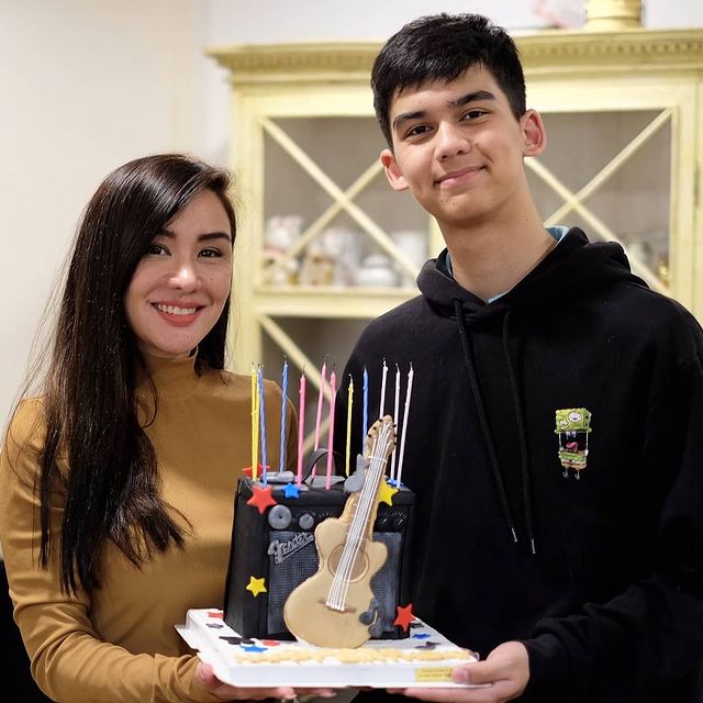  เปิดวาร์ป “น้องทิกเกอร์” ลูกชาย “นิโคล” หล่อเข้มหุ่นดีในวัย 16 ปี จน “แมว จิรศักดิ์” ยังงง สาวๆแห่เรียกพ่อ 