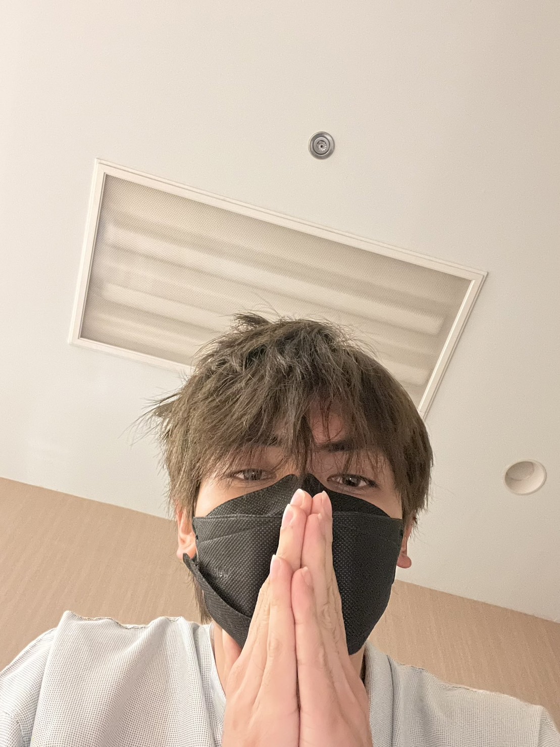 ป่วยจนได้! เอิร์ท-จุง จับมือเข้าโรงบาล แฟนๆ ส่งกำลังใจอย่างล้นหลาม ป่วยจนได้! เอิร์ท-จุง จับมือเข้าโรงบาล แฟนๆ ส่งกำลังใจอย่างล้นหลาม