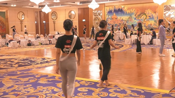 24 สาวงามผู้เข้าประกวดนางสาวไทย เตรียมพร้อมโชว์ GALA NIGHT  (มีคลิป)