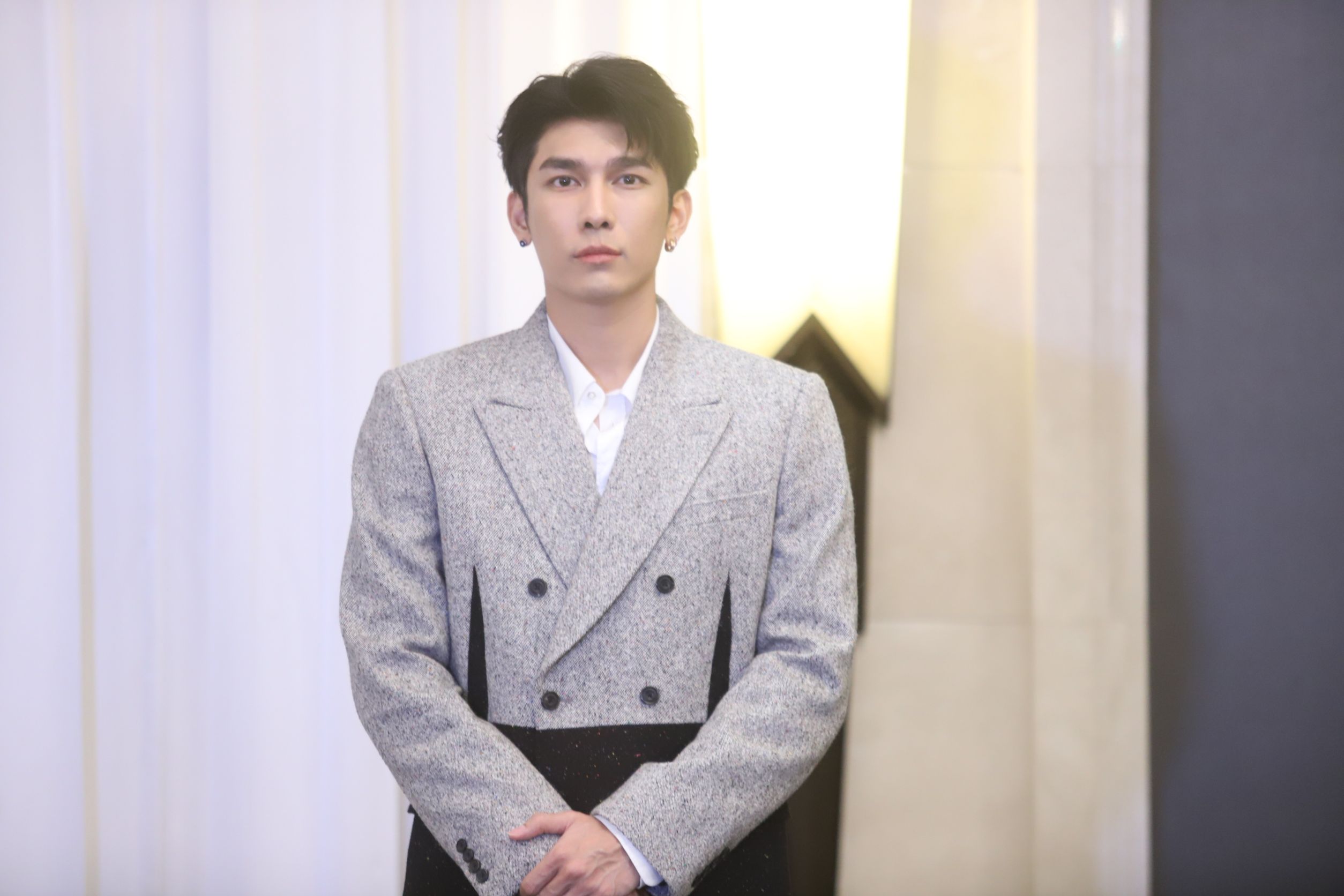 มิว ศุภศิษฏ์ ยอมรับเสียใจ ยกมือไหว้ขอโทษ! ปมดราม่าก็อปMV-คุกคามอดีตคู่จิ้น มิว ศุภศิษฏ์ ยอมรับเสียใจ ยกมือไหว้ขอโทษ! ปมดราม่าก็อปMV-คุกคามอดีตคู่จิ้น