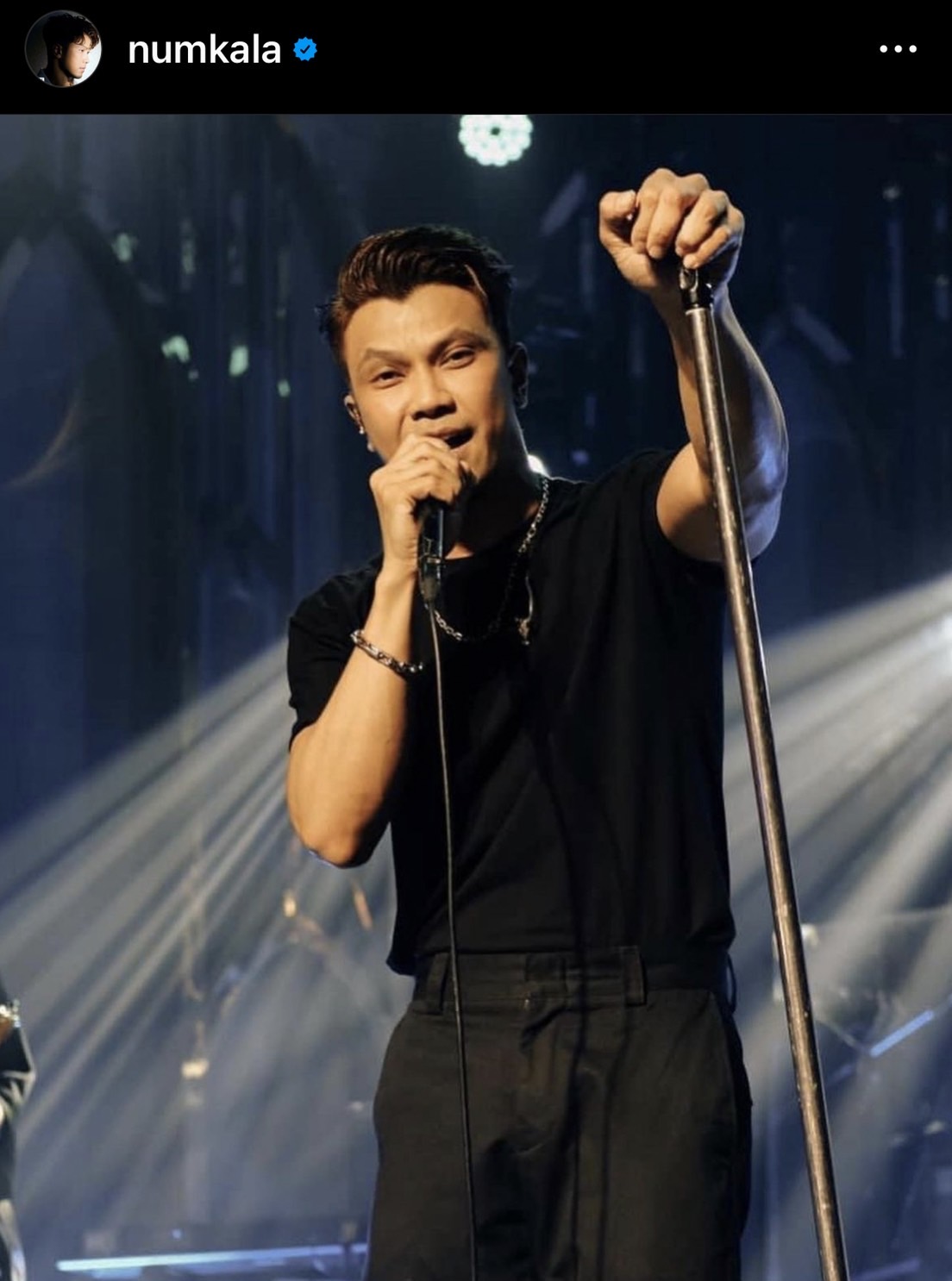 “เสก โลโซ” เตือนสติ “หนุ่ม กะลา” ด้าน “บุ๋ม ปนัดดา” ฟาดกลับตรรกะป่วย 