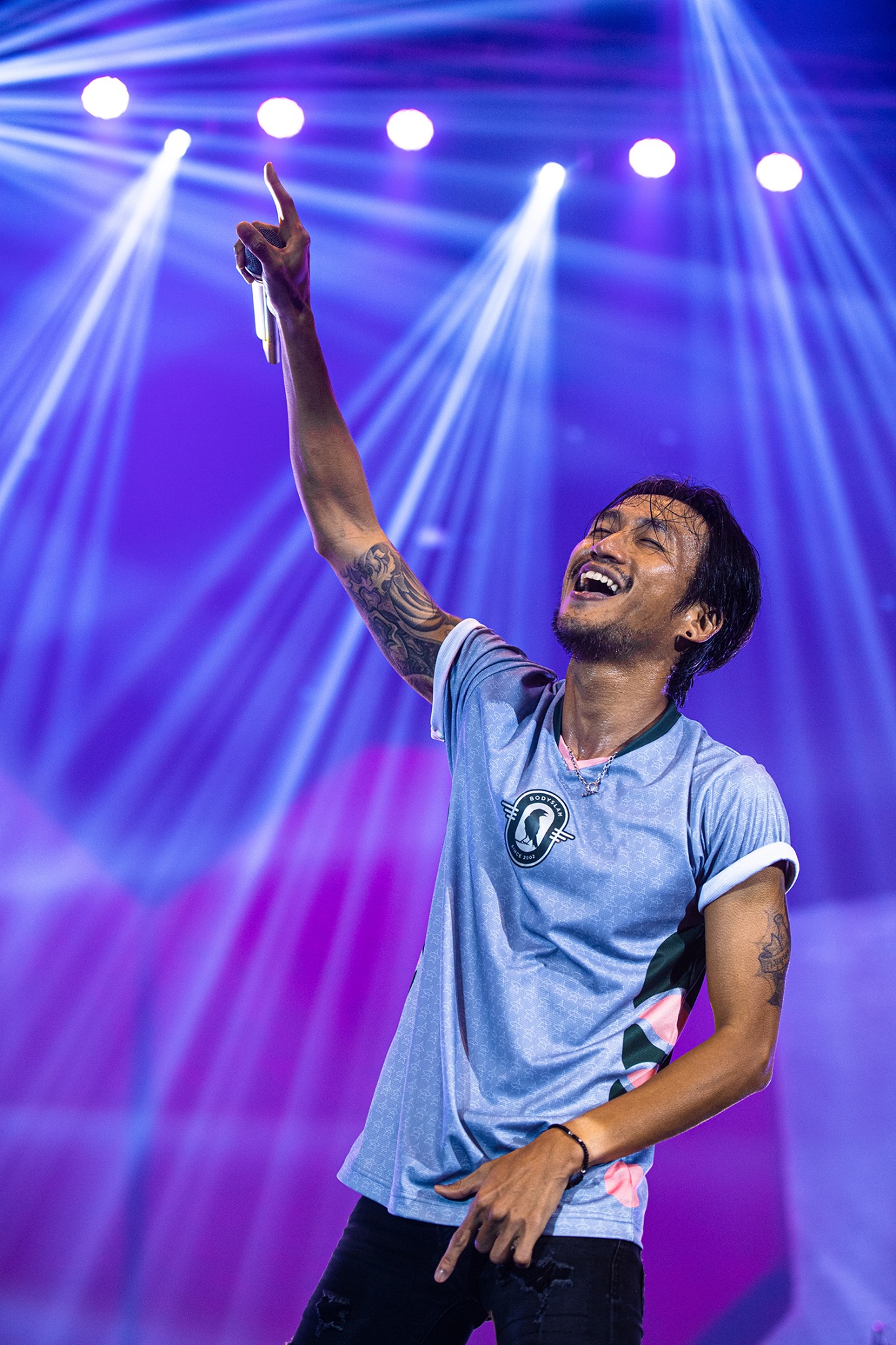 ต้นสังกัด ตูน บอดี้สแลม อัปเตดอาการล่าสุดหลังผ่าตัดหมอนรองกระดูกทับเส้นประสาท