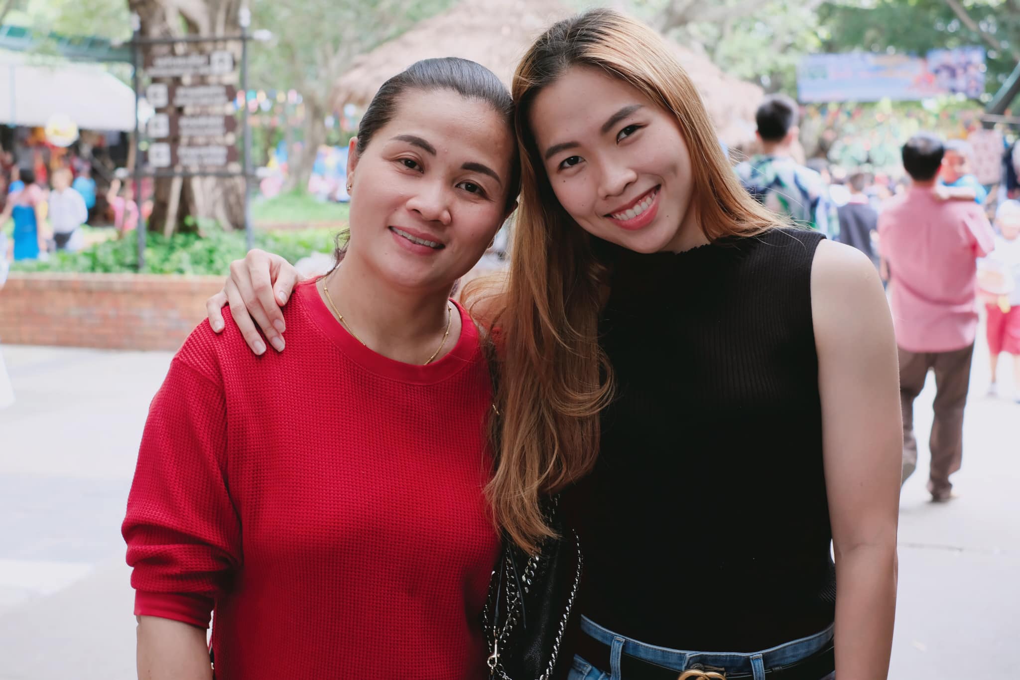 สรยุทธ แสดงความเสียใจกับ น้องเมย์ ที่เสีย คุณแม่คำผัน อย่างไม่มีวันกลับ สรยุทธ แสดงความเสียใจกับ น้องเมย์ ที่เสีย คุณแม่คำผัน อย่างไม่มีวันกลับ