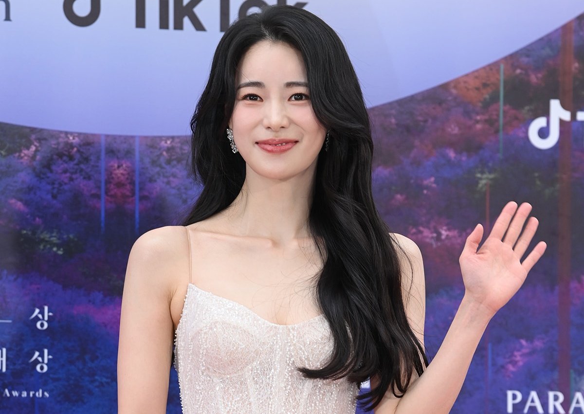ลุ้น Baeksang Arts Awards!! ‘ซงฮเยคโย-ซูจี-พัคจินยอง-พัคโบกอม’ นำทัพซุปตาร์หล่อสวยบนพรมแดง