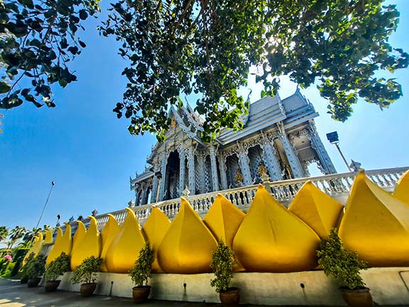 ไหว้พระปีใหม่ 2567 แจกพิกัดวัดใกล้กทม. ไปง่ายเดินทางสะดวก 