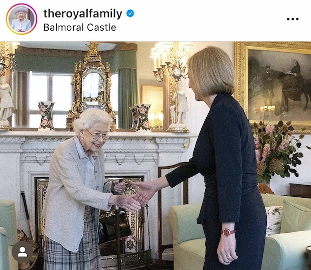 ทั่วโลกส่งความห่วงใย!! หลังแถลงแพทย์กังวลพระอาการ ‘ควีนเอลิซาเบธที่ 2’ ทั่วโลกส่งความห่วงใย!! หลังแถลงแพทย์กังวลพระอาการ ‘ควีนเอลิซาเบธที่ 2’