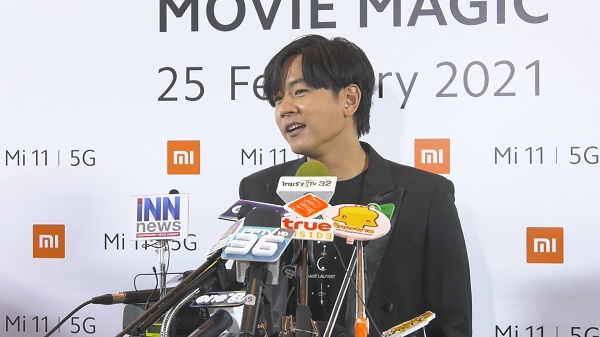 โทนี่ ยอมรับหวง แก้ว เซ็กซี่ หลังถูกแซวถ่ายรูปเบลอ (มีคลิป) โทนี่ ยอมรับหวง แก้ว เซ็กซี่ หลังถูกแซวถ่ายรูปเบลอ (มีคลิป)