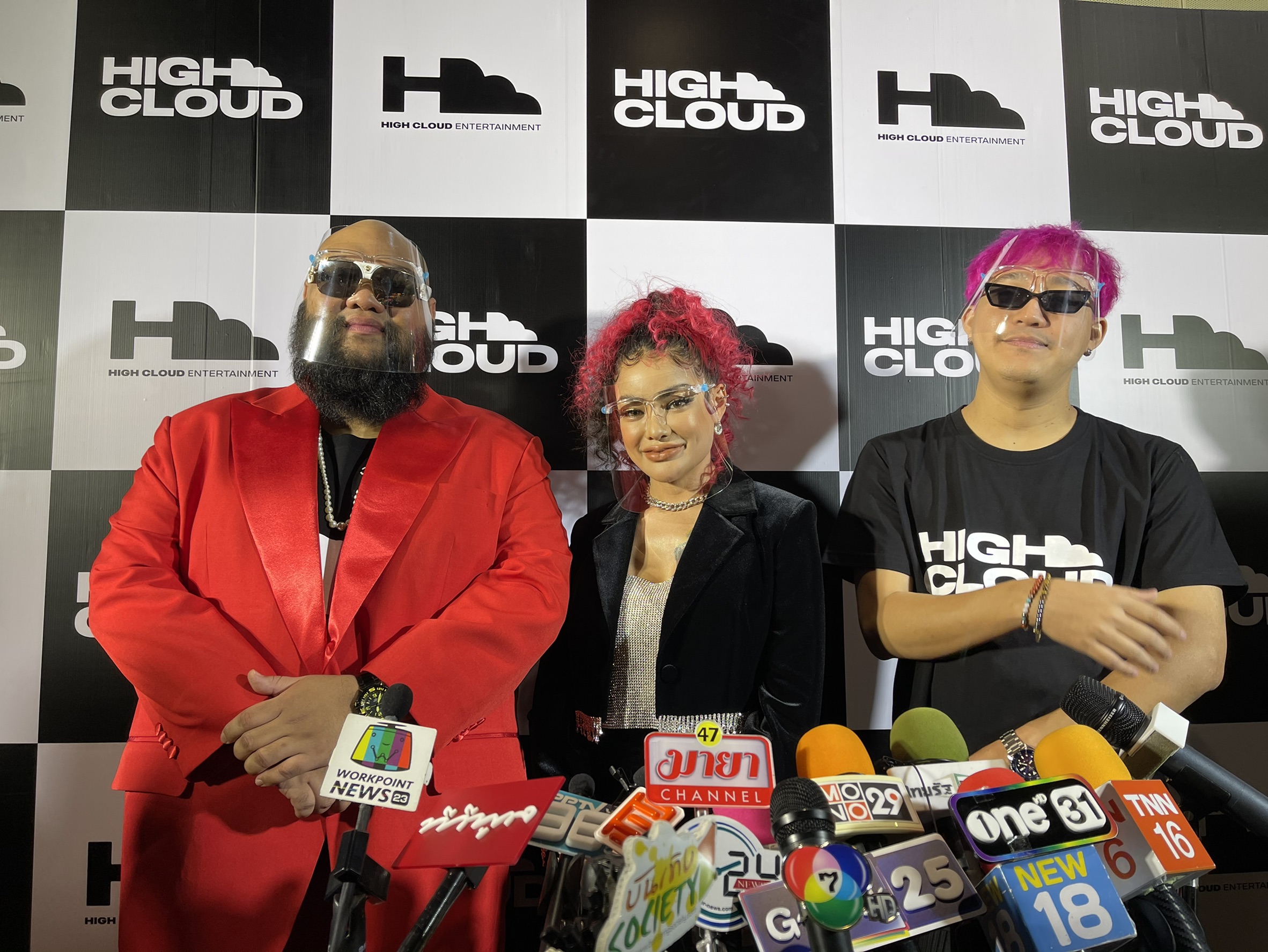 อย่านะคะ! พิมรี่พาย เผยทุ่มทุนเปิดค่ายเพลงร่วมกับ “กอล์ฟ ฟักกลิ้งฮีโร่” 