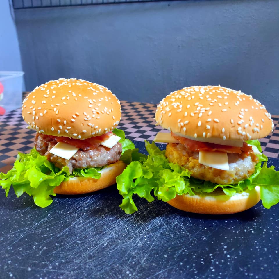  'บิลลี่ โอแกน' เข้าครัวผันตัวเป็นกุ๊กหลังโควิดระบาดจนไม่มีงานดนตรี