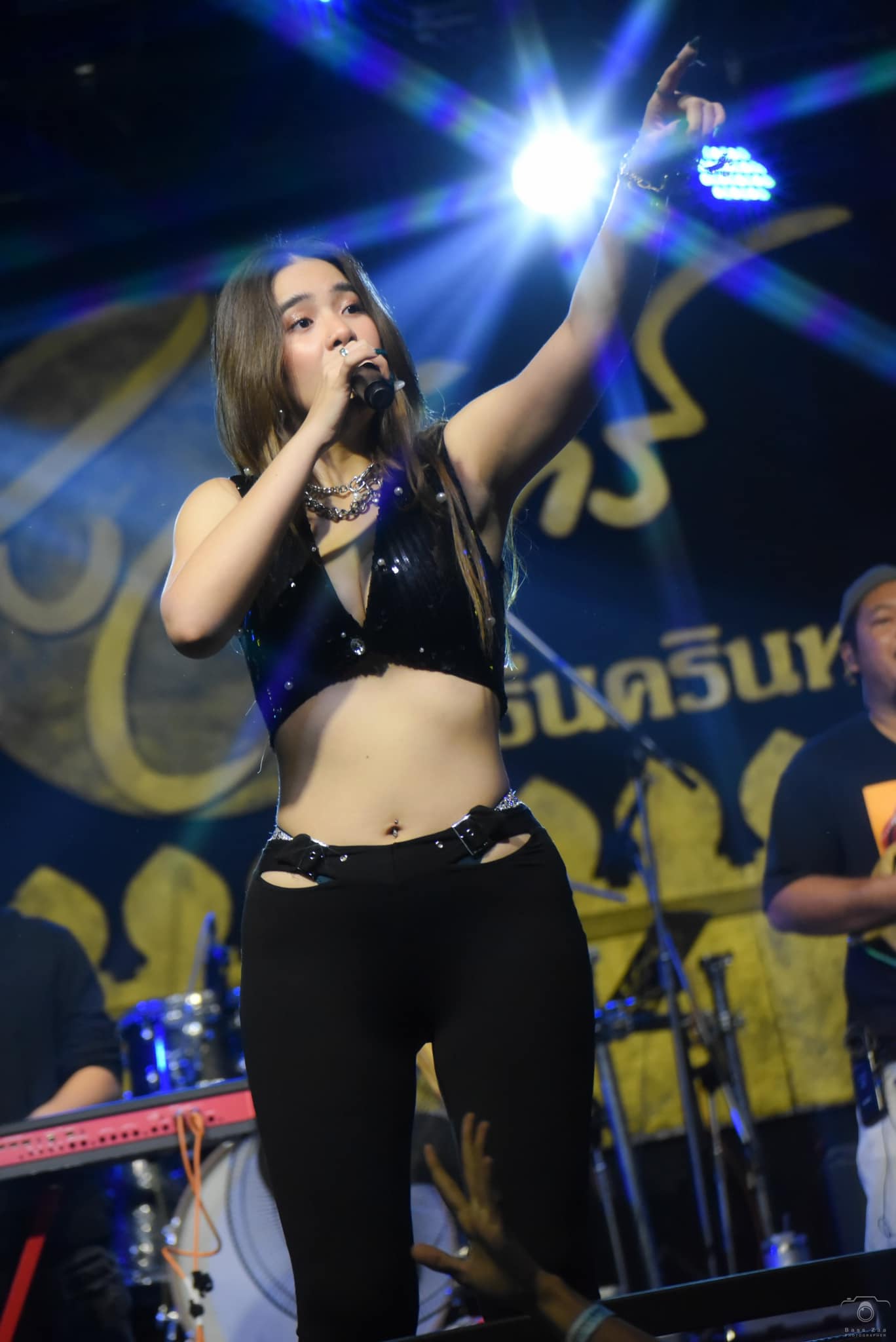 มีนตรา แจงเรื่องชุด อยากให้ดูเซ็กซี่ ไม่ได้ตั้งใจให้โป๊ 