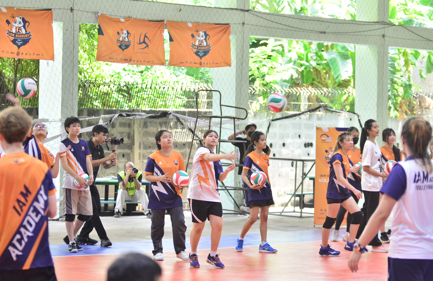 (คลิป)'ส้ม ศศิธร' เปิดอะคาเดมี่สอนวอลเลย์บอลตั้ง 'พรพรรณ' เป็นแบรนด์แอมบาสเดอร์