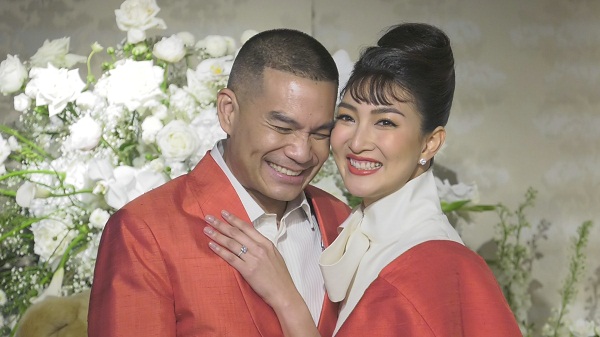 “แพนเค้ก-พี่หมี” เปิดใจหลังเข้าพิธีวิวาห์สุดอบอุ่น  (มีคลิป)