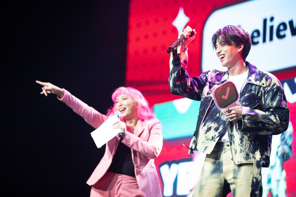 เรียกเสียงกรี๊ดล้นฮอลล์ “กลัฟ คณาวุฒิ จัดงานแฟนมีตที่ฟิลิปปินส์