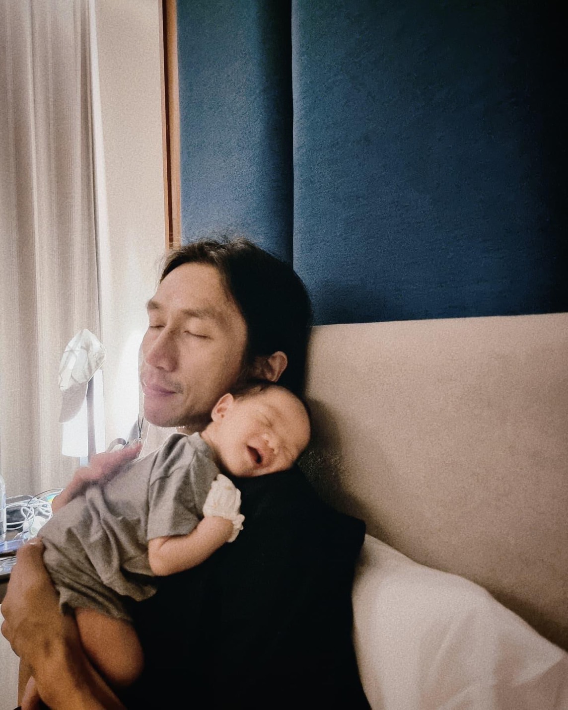 สู่บทบาทคุณแม่เต็มตัว ก้อย รัชวิน อวดภาพชุดนอนที่ไม่ได้นอน