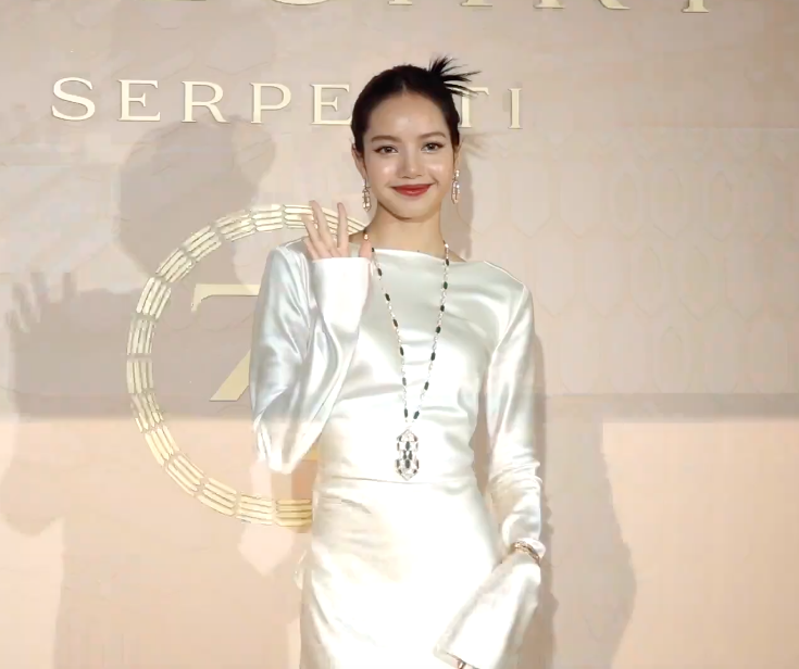 ยิ้มสยามสาดออร่า!! ‘ลิซ่า BLACKPINK’ สวยครองเทรนด์โลกในอีเวนต์ Bvlgari กรุงโซล